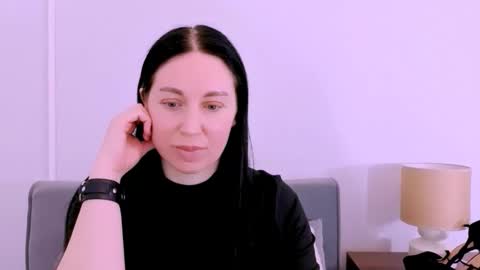 Mia online show from April 13, 3:38 pm