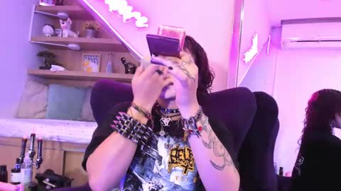 Mia online show from March 8, 12:41 pm