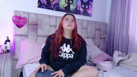 miablumm_ online show from February 24, 6:11 pm