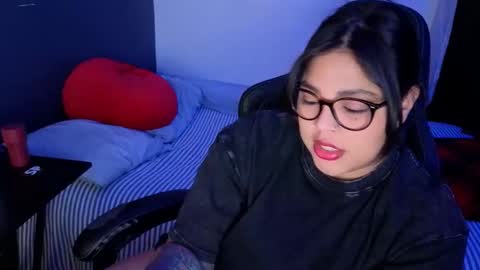 Mia online show from March 16, 11:42 pm