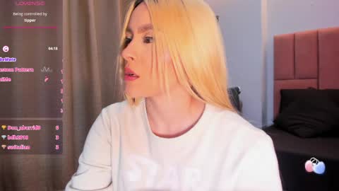 MiaCarper online show from April 21, 2:04 am