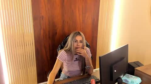 MiaCarper online show from January 30, 12:50 am