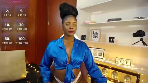 Snapshot of miaderail chatting on February 5, 9:40 pm Sofi online show from February 5, 9:40 pm