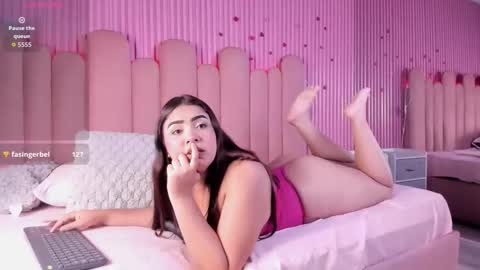 miafarrog online show from April 30, 8:57 pm