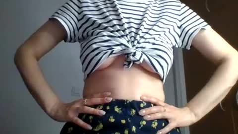Mia online show from June 17, 10:04 pm
