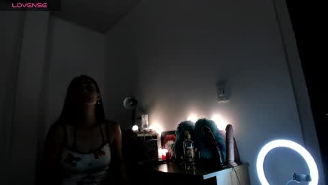 Mia online show from June 4, 6:47 pm