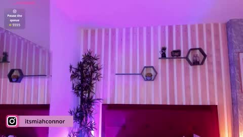 Mia Connor online show from November 28, 12:40 am