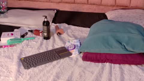 Mia online show from March 20, 3:50 pm