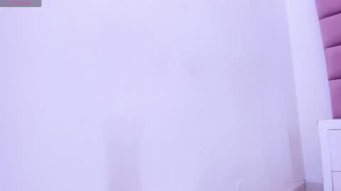 miajhonsonx online show from April 14, 3:37 pm