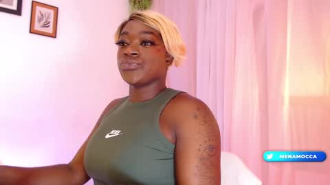 Snapshot of miaknox chatting on January 16, 10:32 am Mia online show from January 16, 10:32 am