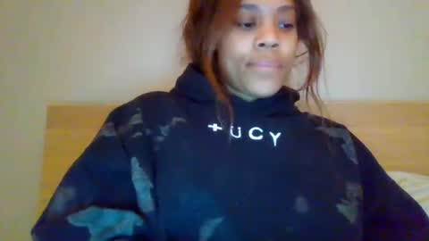 MiaMuffn online show from December 3, 11:40 pm