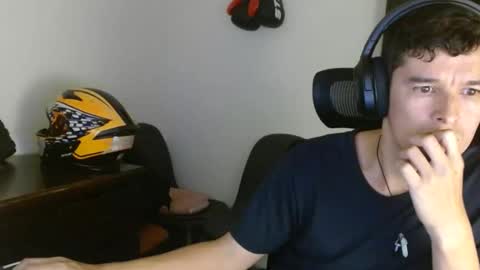 Snapshot of miaou_miaou chatting on October 22, 1:20 am miaou_miaou online show from October 22, 1:20 am