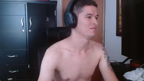 Snapshot of miaou_miaou chatting on March 2, 1:49 pm miaou_miaou online show from March 2, 1:49 pm