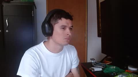 Snapshot of miaou_miaou chatting on February 13, 10:33 pm miaou_miaou online show from February 13, 10:33 pm