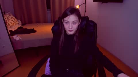 Mia online show from February 6, 11:15 pm