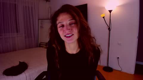 Mia online show from July 9, 7:18 pm