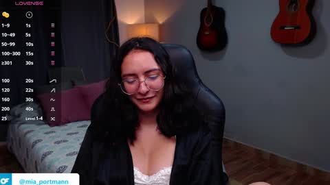 MIAPORTMANN online show from December 4, 3:15 pm