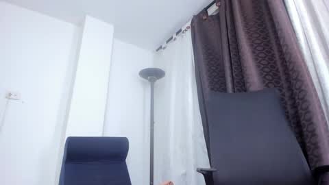 Mia Milf online show from May 20, 11:44 pm