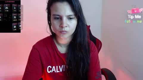 miarobinn_ online show from November 22, 10:57 am