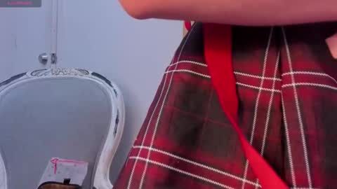 Snapshot of miarouxx chatting on October 28, 11:33 am Mia Rouxx online show from October 28, 11:33 am