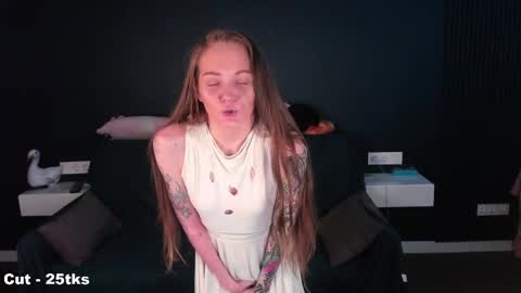 Mia online show from May 16, 2:38 pm
