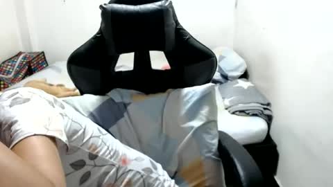 mia online show from June 25, 1:35 am