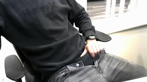 mic6969mic online show from December 3, 4:22 pm