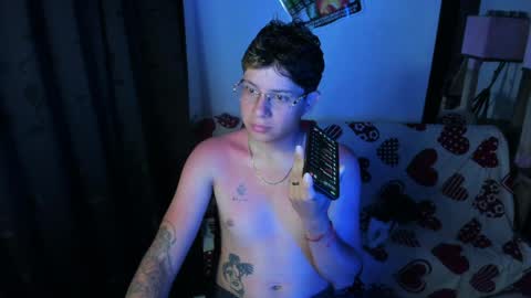 michael independent model  online show from April 5, 12:07 am