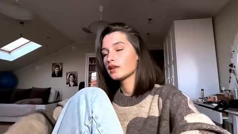 Emily online show from October 12, 2:20 pm