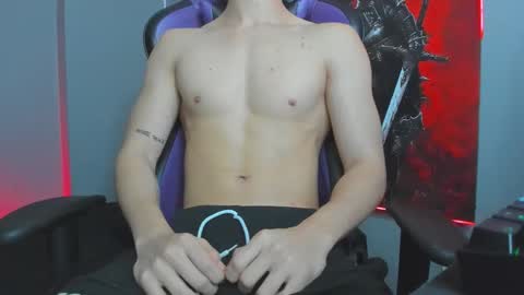 Michael online show from November 18, 2:58 am