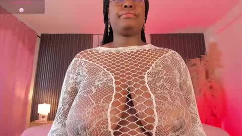 michellepreston_ online show from May 7, 12:23 pm