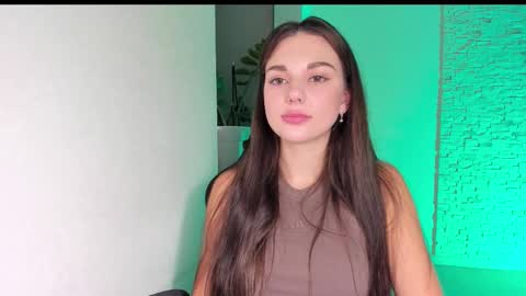 Michellee online show from September 28, 4:16 pm