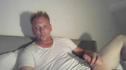 mickkxl online show from August 4, 9:11 pm