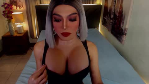 Snapshot of midnightscentxx chatting on October 1, 8:13 am KATE online show from October 1, 8:13 am