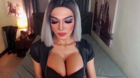 Snapshot of midnightscentxx chatting on March 8, 7:27 am KATE online show from March 8, 7:27 am