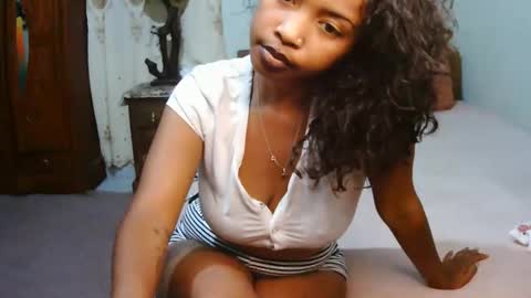 miel_07 online show from April 20, 12:30 pm