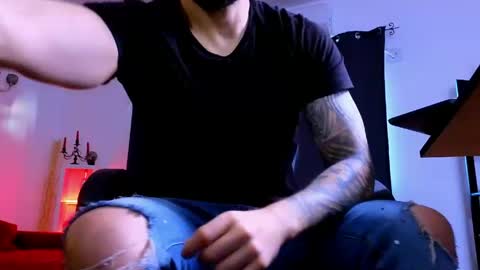 MightyAaron online show from April 14, 4:38 am