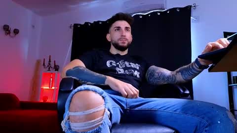 MightyAaron online show from October 11, 7:02 am