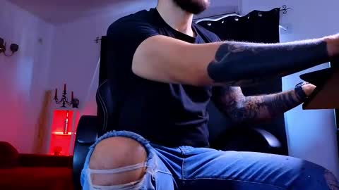 MightyAaron online show from October 21, 8:08 am