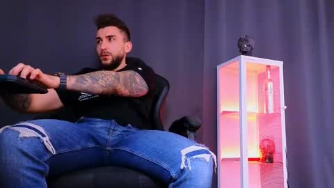 MightyAaron online show from March 11, 4:41 am