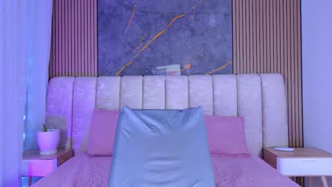 miia scoott  online show from March 28, 11:55 am