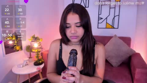 Snapshot of miiaa7_ chatting on January 16, 11:06 pm Ma is my name I invite you to check out my wish list for my birthday  online show from January 16, 11:06 pm