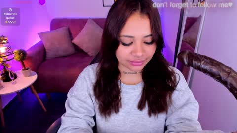 Snapshot of miiaa7_ chatting on January 25, 1:21 am Ma is my name I invite you to check out my wish list for my birthday  online show from January 25, 1:21 am