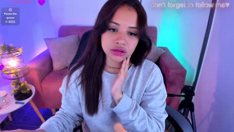 Snapshot of miiaa7_ chatting on January 17, 2:08 am Ma is my name I invite you to check out my wish list for my birthday  online show from January 17, 2:08 am