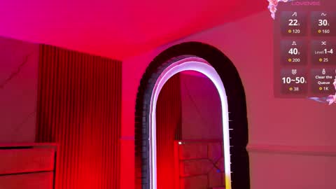 Mia Monroe online show from December 17, 8:15 pm