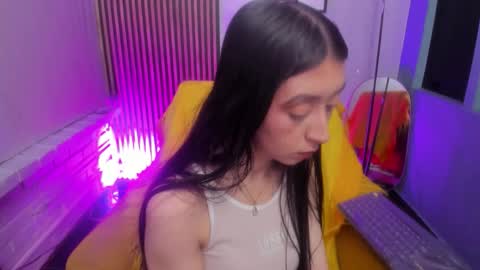 miilu  online show from March 21, 4:40 am