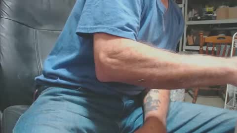 Snapshot of mike694fun chatting on December 20, 10:00 pm mike694fun online show from December 20, 10:00 pm