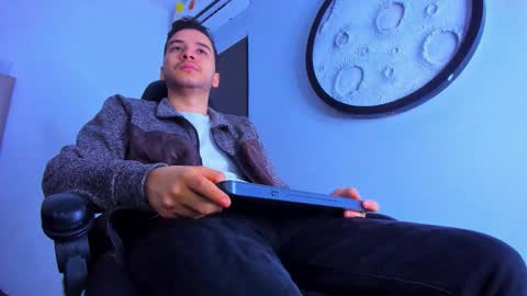 Mike  online show from January 10, 12:10 pm