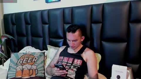Mike Bennet Make me Cum Please online show from April 10, 12:05 am