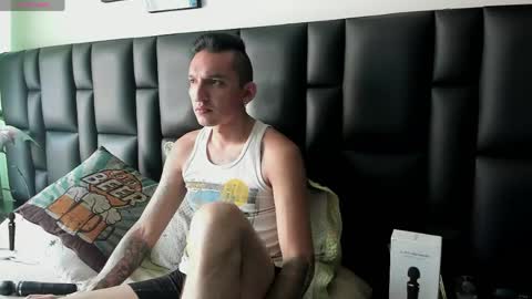 Mike Bennet Make me Cum Please online show from April 12, 10:03 pm